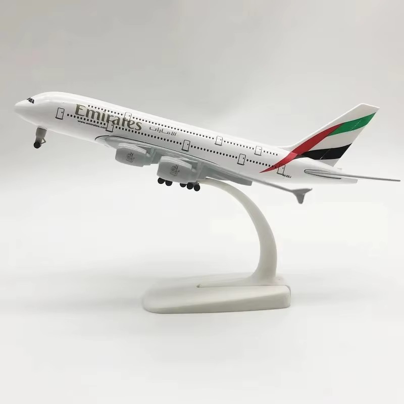 20CM A380 Emirates Airline 1:4 - Model Airplane Plastic 评论和价格